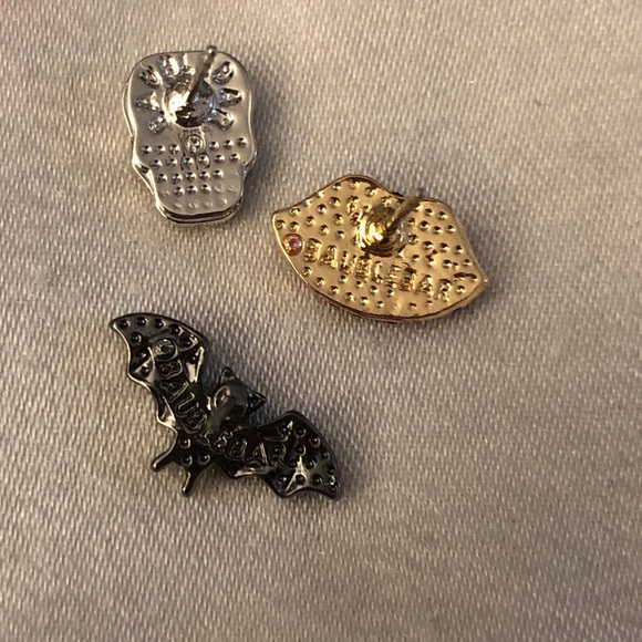 Baublebar Blood Sucker 3 Pair Stud Earring Set Bat, Vampire Lips & Skull NIB - Picture 10 of 12